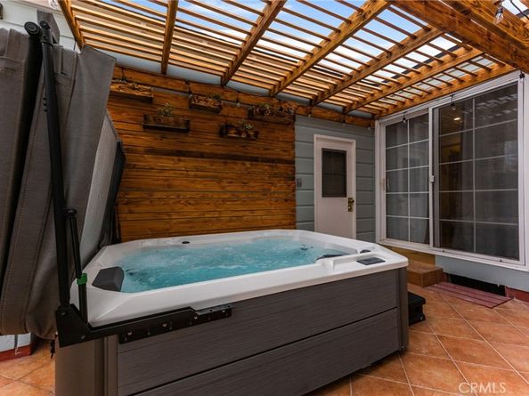 60 Santa Ana Avenue, Long Beach CA 90803