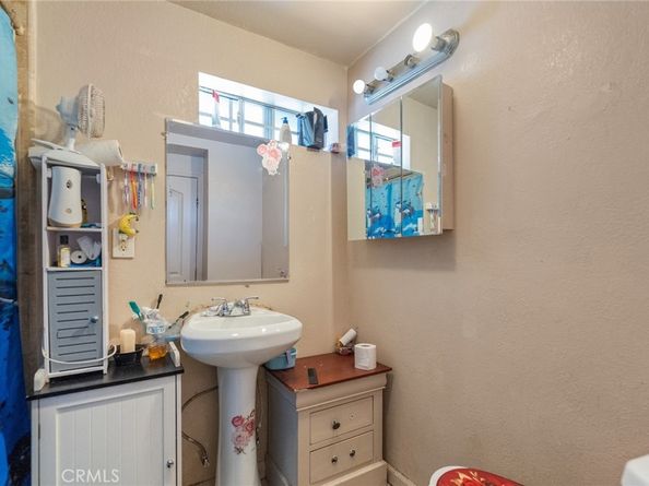 138 W Gage Avenue, Los Angeles CA 90003