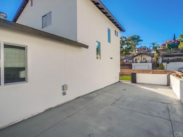 1211 La Presa Avenue, Spring Valley CA 91977
