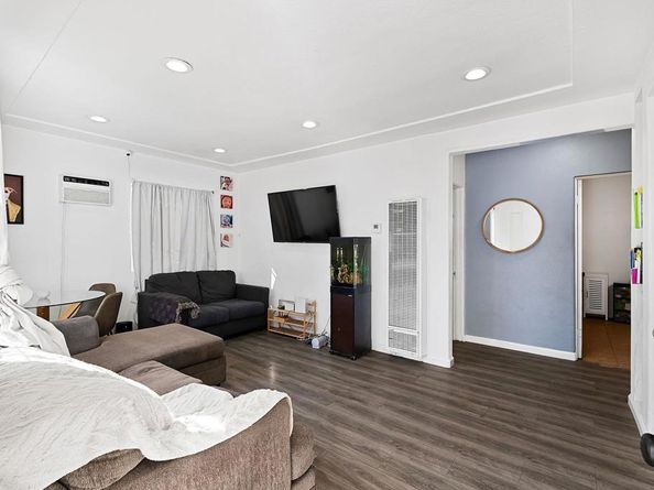 10517 S Normandie Ave., Los Angeles CA 90044
