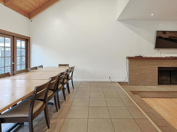 1222 River Glen Row 65, San Diego CA 92111