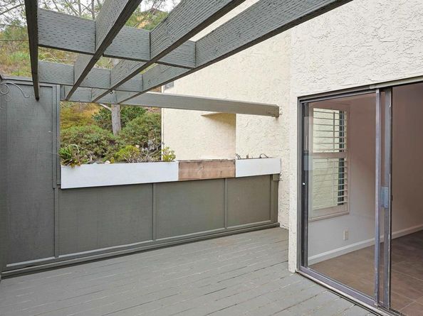 1222 River Glen Row 65, San Diego CA 92111