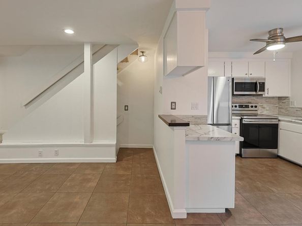 1222 River Glen Row 65, San Diego CA 92111