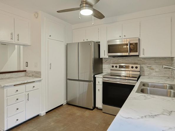 1222 River Glen Row 65, San Diego CA 92111