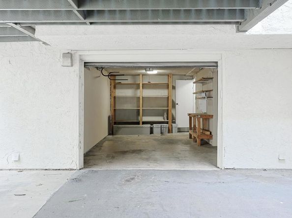 1222 River Glen Row 65, San Diego CA 92111