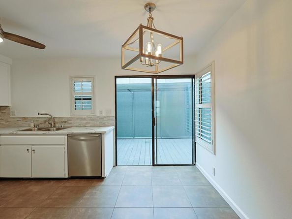 1222 River Glen Row 65, San Diego CA 92111