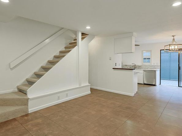 1222 River Glen Row 65, San Diego CA 92111