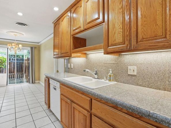 13218 Lakeview Granada Dr, Lakeside CA 92040