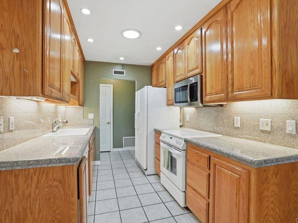 13218 Lakeview Granada Dr, Lakeside CA 92040