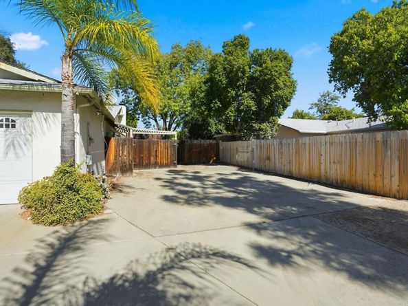 13218 Lakeview Granada Dr, Lakeside CA 92040