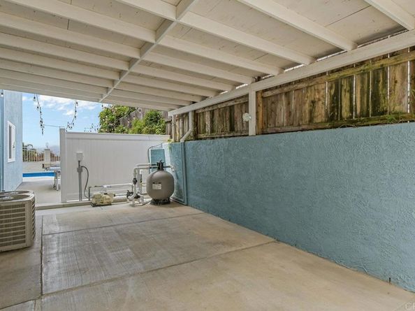 9933 Golden West Ln, Santee CA 92071