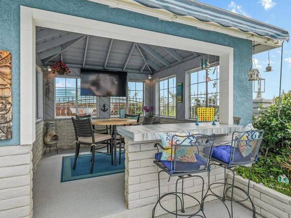 9933 Golden West Ln, Santee CA 92071