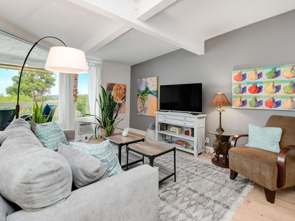 2323 Caringa Way 16, Carlsbad CA 92009