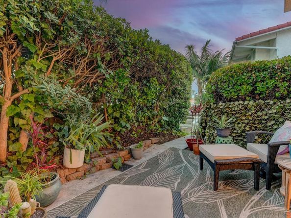 2323 Caringa Way 16, Carlsbad CA 92009