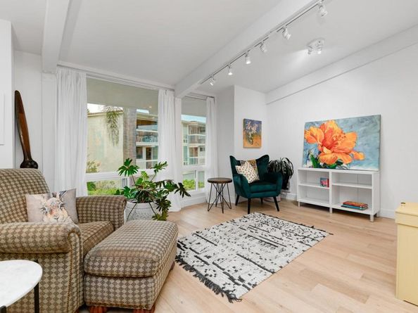 2323 Caringa Way 16, Carlsbad CA 92009