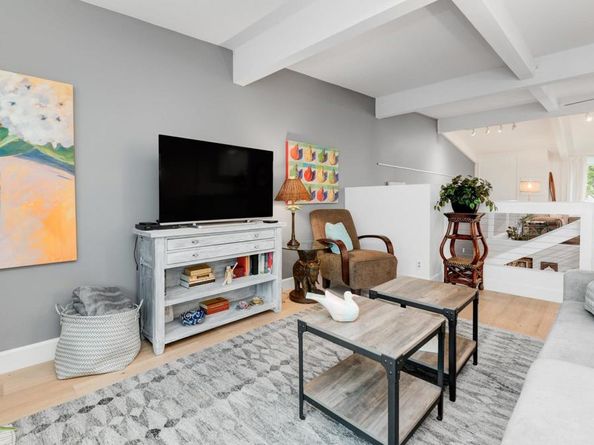 2323 Caringa Way 16, Carlsbad CA 92009