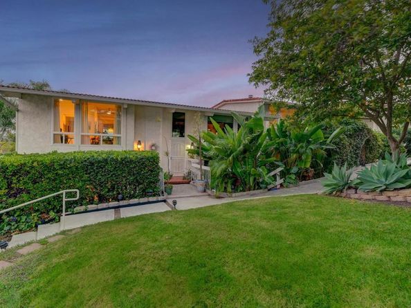 2323 Caringa Way 16, Carlsbad CA 92009