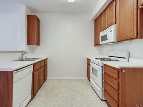 14530 Camino De La Luna 1, San Diego CA 92127