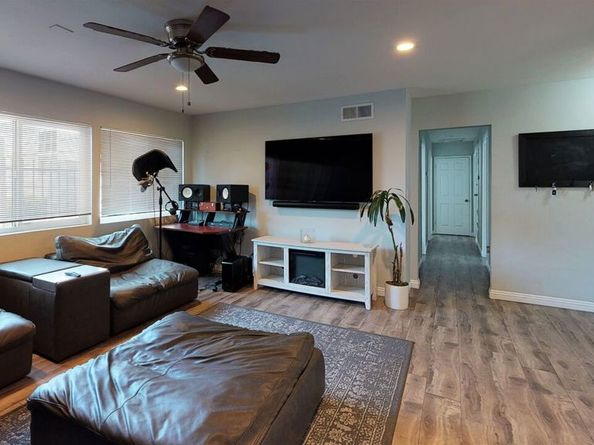 936 W 78th Street, Los Angeles CA 90044