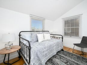 206 E Oceanfront, Newport Beach CA 92661