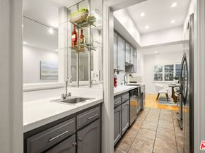 11737 Darlington Avenue 104, Los Angeles CA 90049