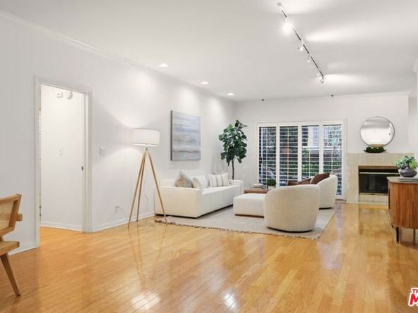 11737 Darlington Avenue 104, Los Angeles CA 90049