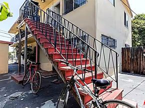 1800 Carmona Avenue, Los Angeles CA 90019