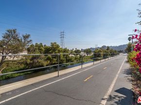 2660 Newell Street, Los Angeles CA 90039