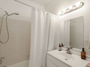 2621 Centinela Avenue 18, Santa Monica CA 90405