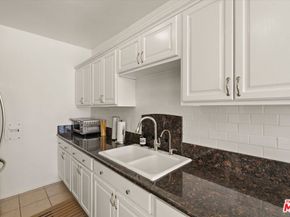 2621 Centinela Avenue 18, Santa Monica CA 90405