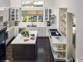 2427 Cobham Court, Los Angeles CA 90077