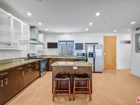 5232 Satsuma Avenue 202, North Hollywood CA 91601