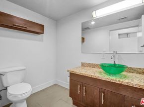 5232 Satsuma Avenue 202, North Hollywood CA 91601