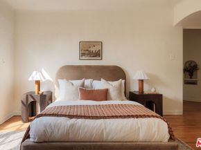 2439 Ronda Vista Drive, Los Angeles CA 90027