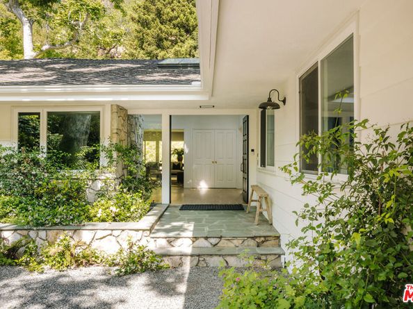 2610 Mandeville Canyon Road, Los Angeles CA 90049