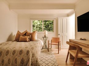 2610 Mandeville Canyon Road, Los Angeles CA 90049