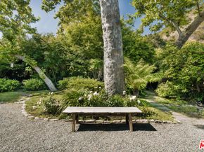 2610 Mandeville Canyon Road, Los Angeles CA 90049