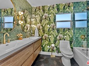 1607 S Spaulding Avenue, Los Angeles CA 90019