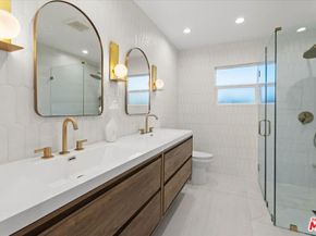 1607 S Spaulding Avenue, Los Angeles CA 90019