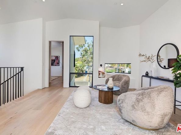 2831 Malcolm Avenue, Los Angeles CA 90064