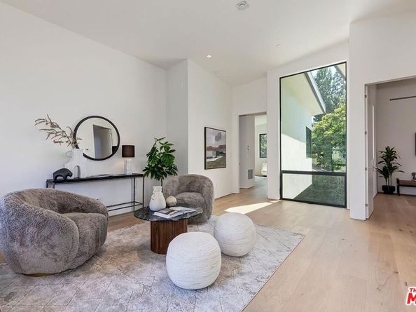 2831 Malcolm Avenue, Los Angeles CA 90064