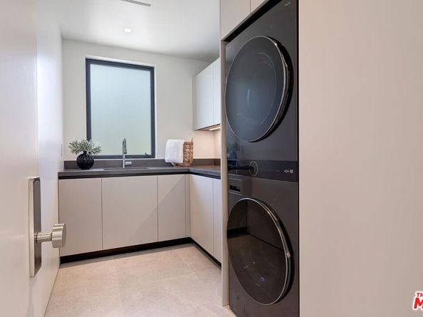 2831 Malcolm Avenue, Los Angeles CA 90064