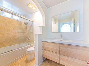 620 S Gramercy Place 415, Los Angeles CA 90005