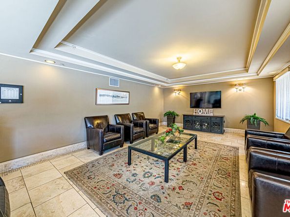 620 S Gramercy Place 415, Los Angeles CA 90005