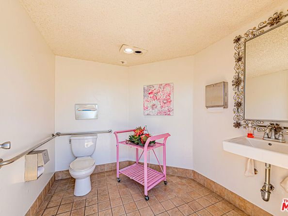 620 S Gramercy Place 415, Los Angeles CA 90005