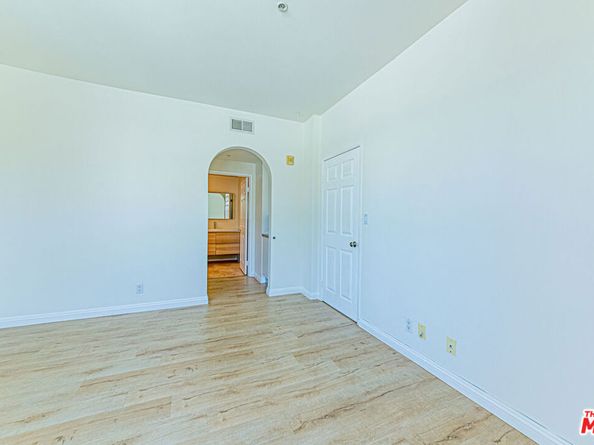 620 S Gramercy Place 415, Los Angeles CA 90005