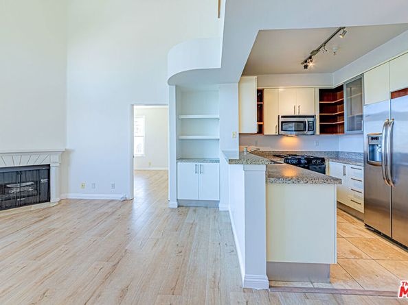 620 S Gramercy Place 415, Los Angeles CA 90005