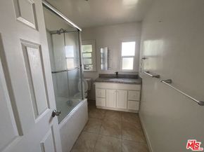 2320 W 25th Street, Los Angeles CA 90018