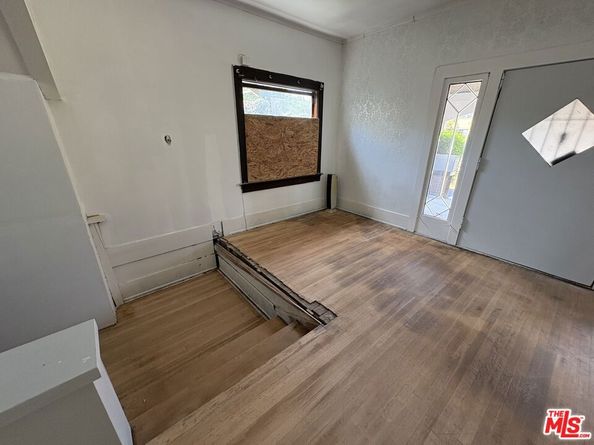 2320 W 25th Street, Los Angeles CA 90018