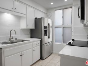 943 12th Street 7, Santa Monica CA 90403